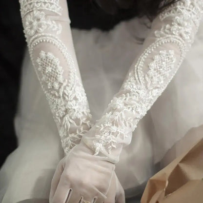 Lace gloves