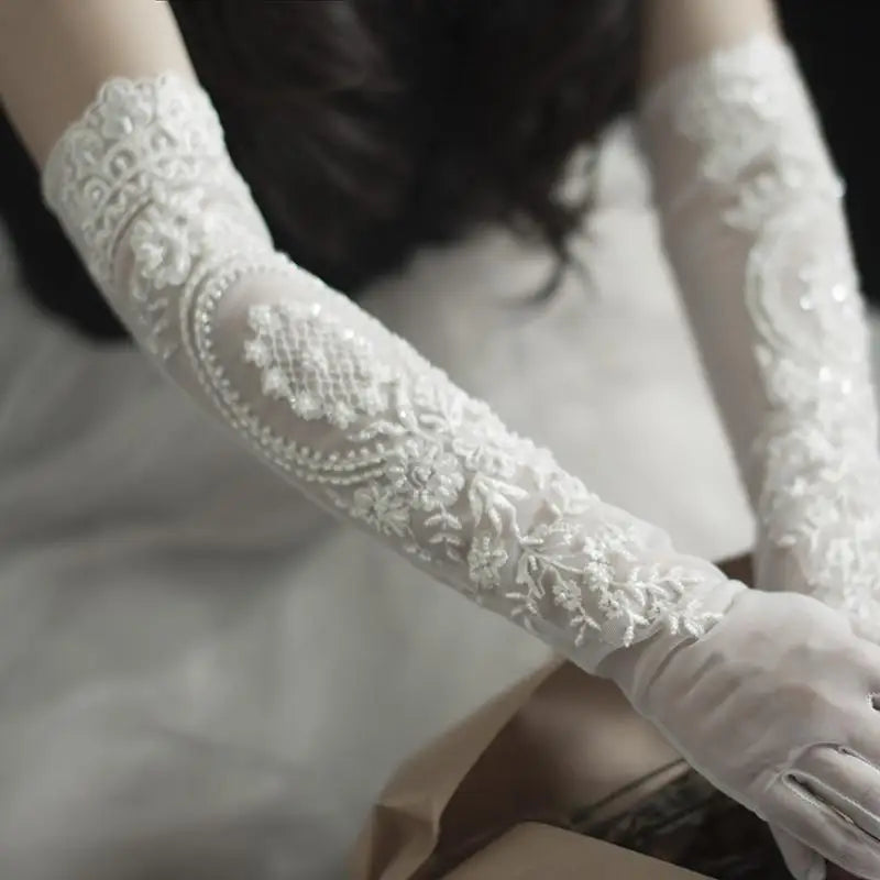 Lace gloves