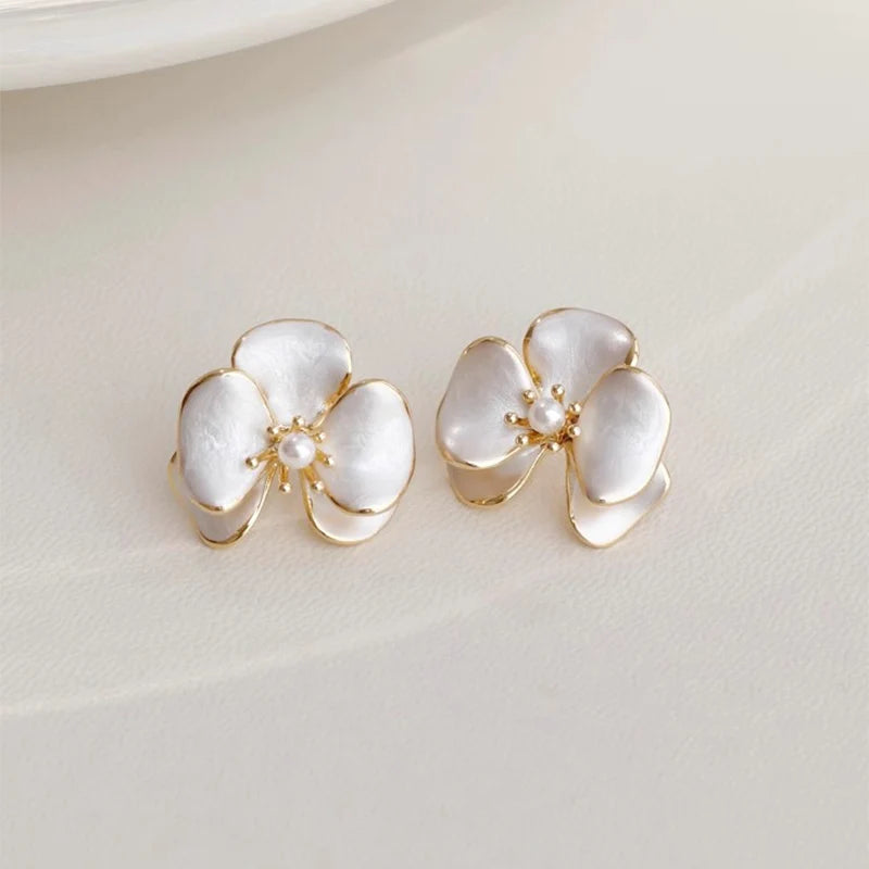 pearl-gold-flower-earrings