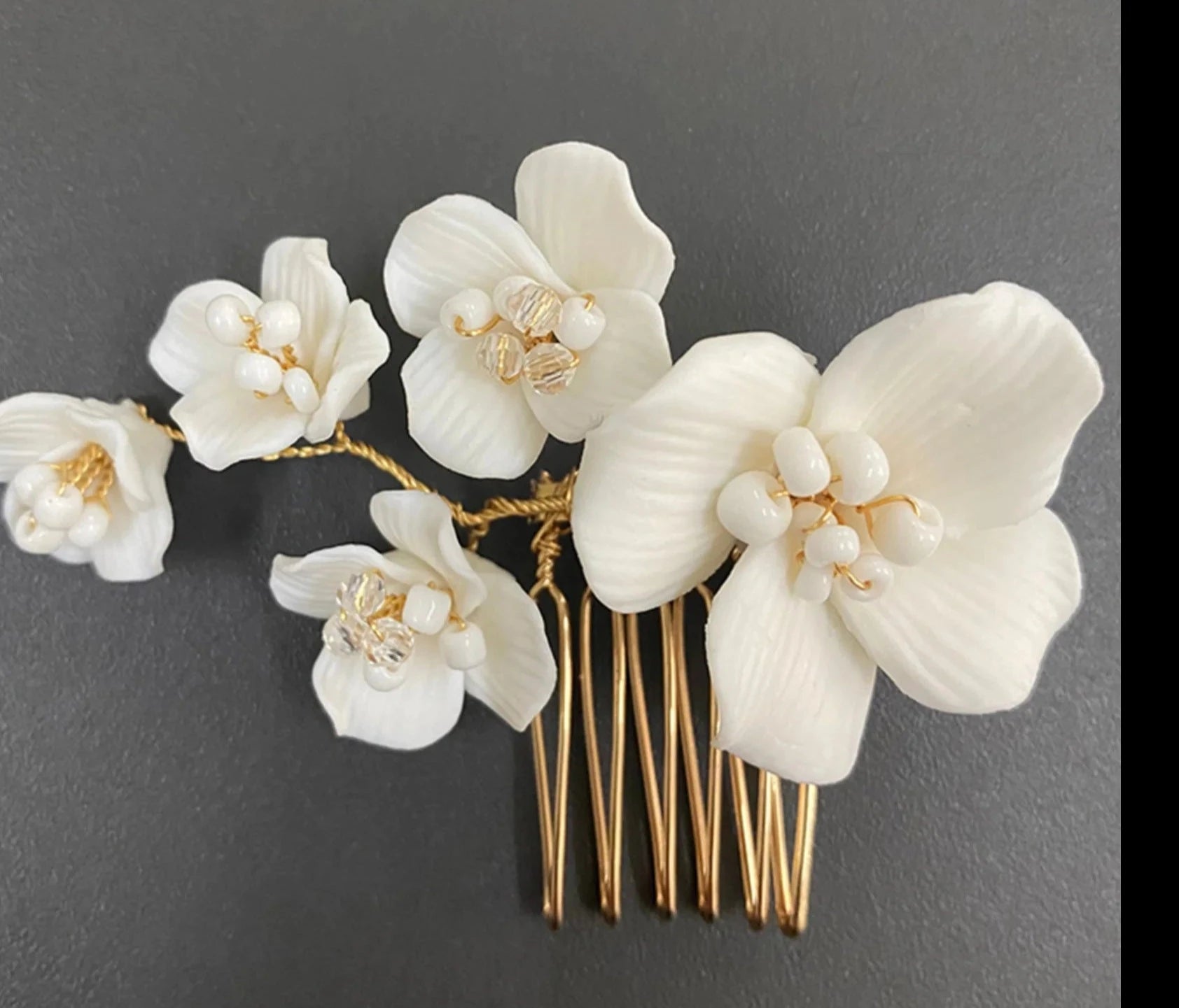 bride-flowers-comb