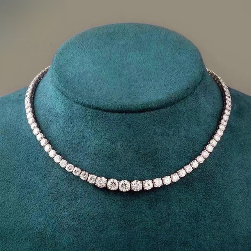 elegant-moissanite-necklace